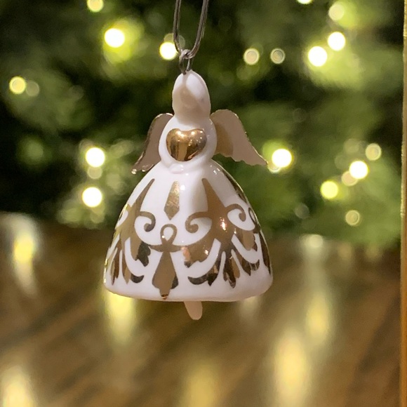 🎄 Hallmark Keepsake 2018 Mini Littlest Angel Bell Porcelain, 1.35" BNIB - Picture 3 of 5